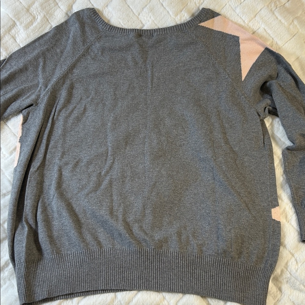 Torrid Gray and Light Pink Star Sweater size 2X or 2 in Torrid size - Picture 5 of 6